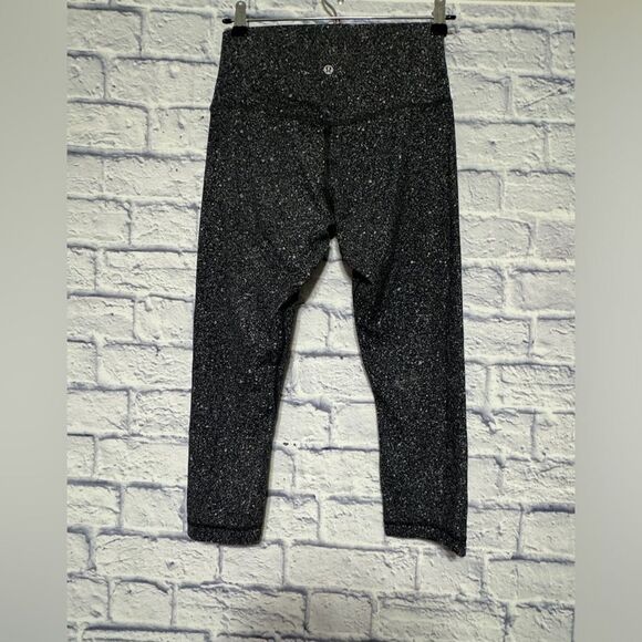Lululemon Align Crop 21"
Luminesce Splatter Ice Grey Black - Picture 11 of 13